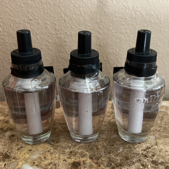 📚BOOK LOFT, BBW / WB, Three (3)-Wallflower Home Fragrance Refills, NWT & Sealed - Picture 2 of 3